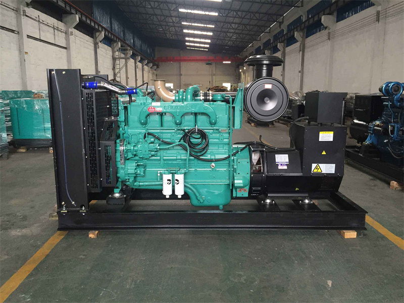 渝中如何判断一个电压表是否具有自动量程切换功能？