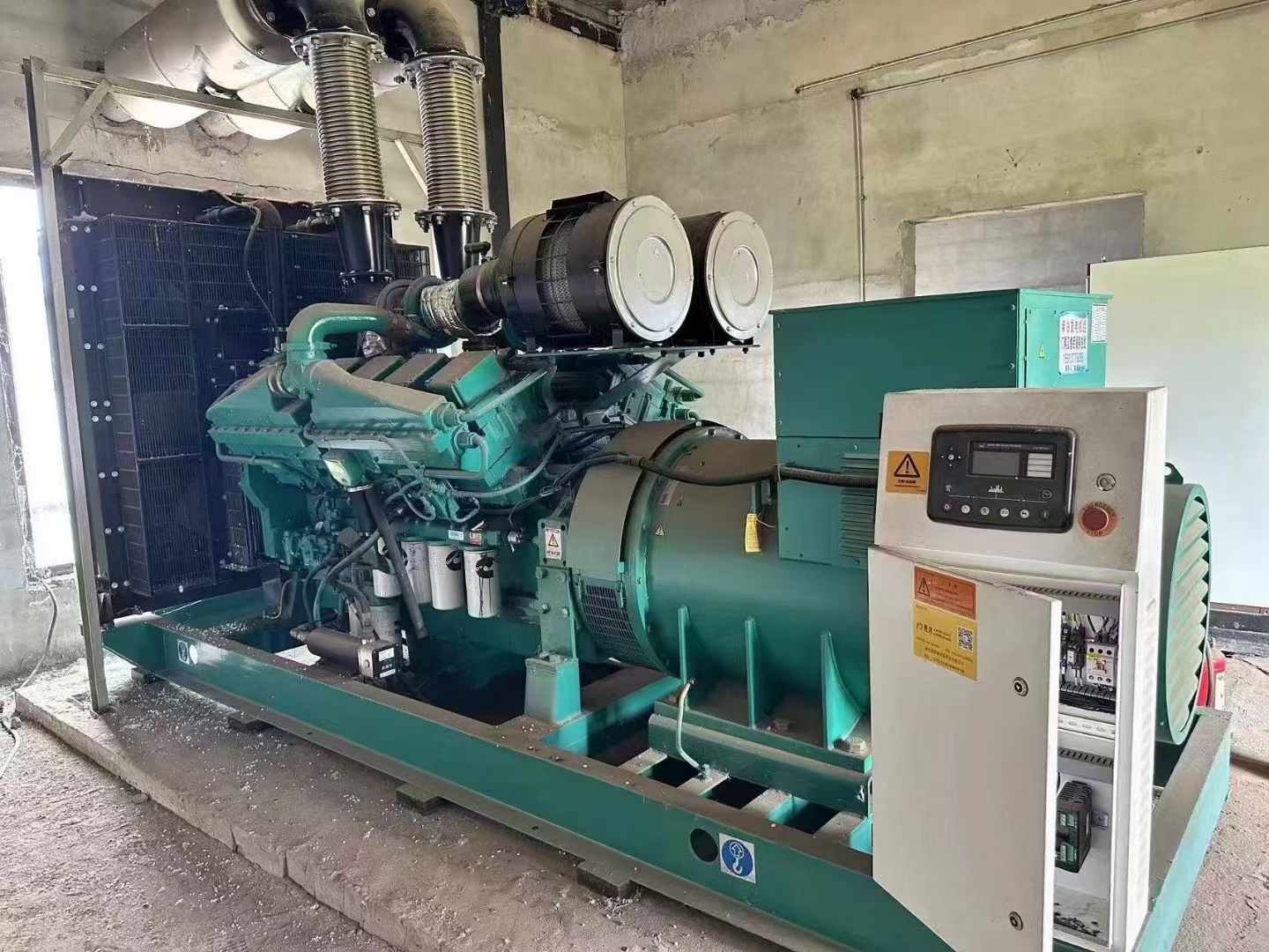 渝中无功补偿装置的性能评估需要考虑哪些因素？